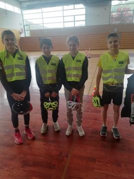 Na kolesarskem tekmovanju ETEC uspešni tudi učenci kamniških osnovnih šol  (12)